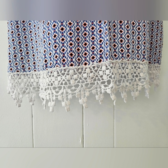 Tank top with lace detail - Picture 5 of 9